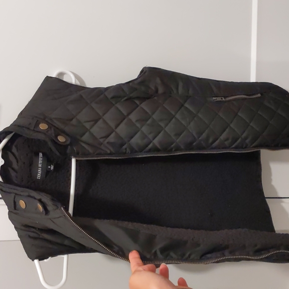 Vest - Picture 4 of 4